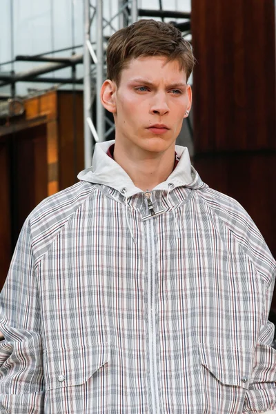 Look 26